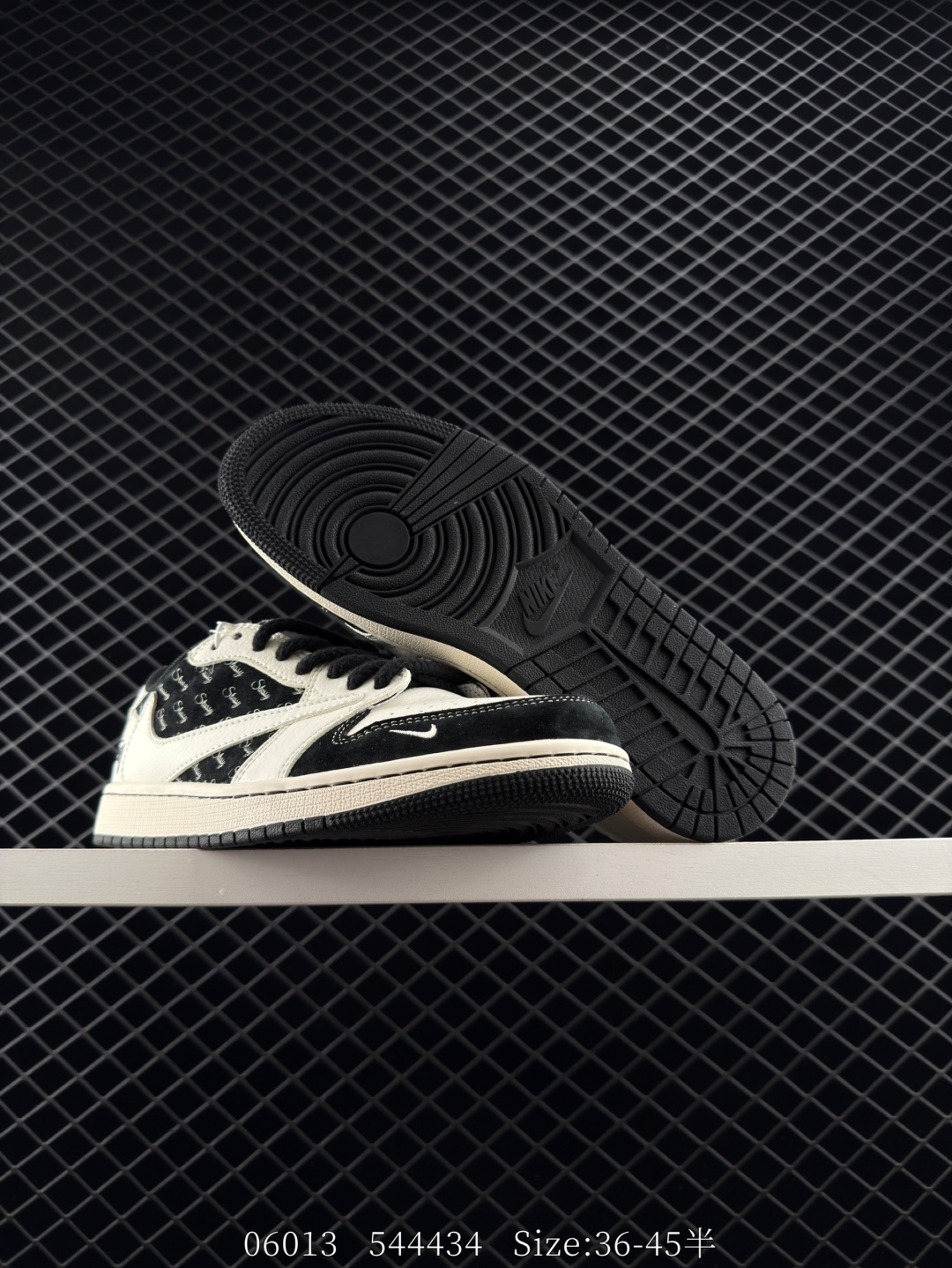 Nike Air Jordan 1 x Travis Scott AJ1